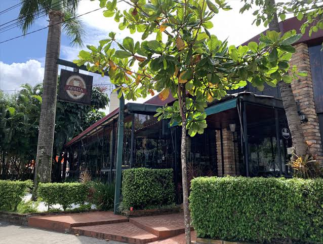 Bares e restaurantes na Avenida Luís Dumont Villares